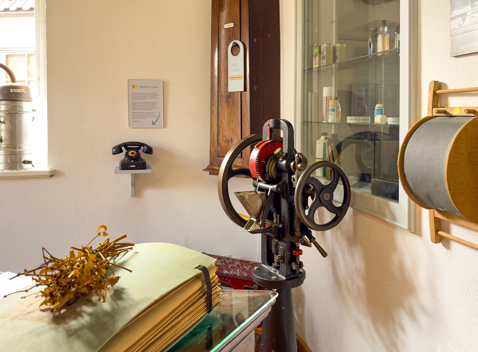 Historic tablet press from the early 20th century